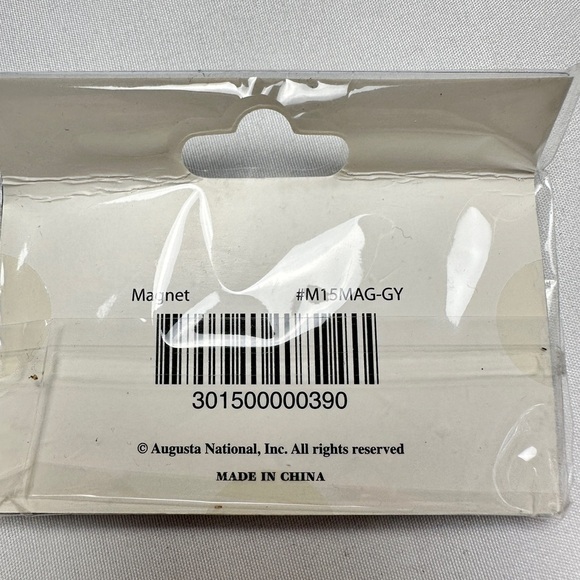 NWT - ⛳️⛳️ Masters Logo Golf Yellow and Green Decorative Magnets (set of 2) - Picture 3 of 3